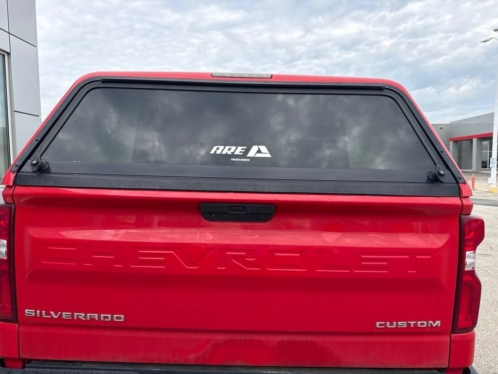 Used 2019 Chevrolet Silverado 1500 Custom w/ Custom Value Package AWD/4WD image 4