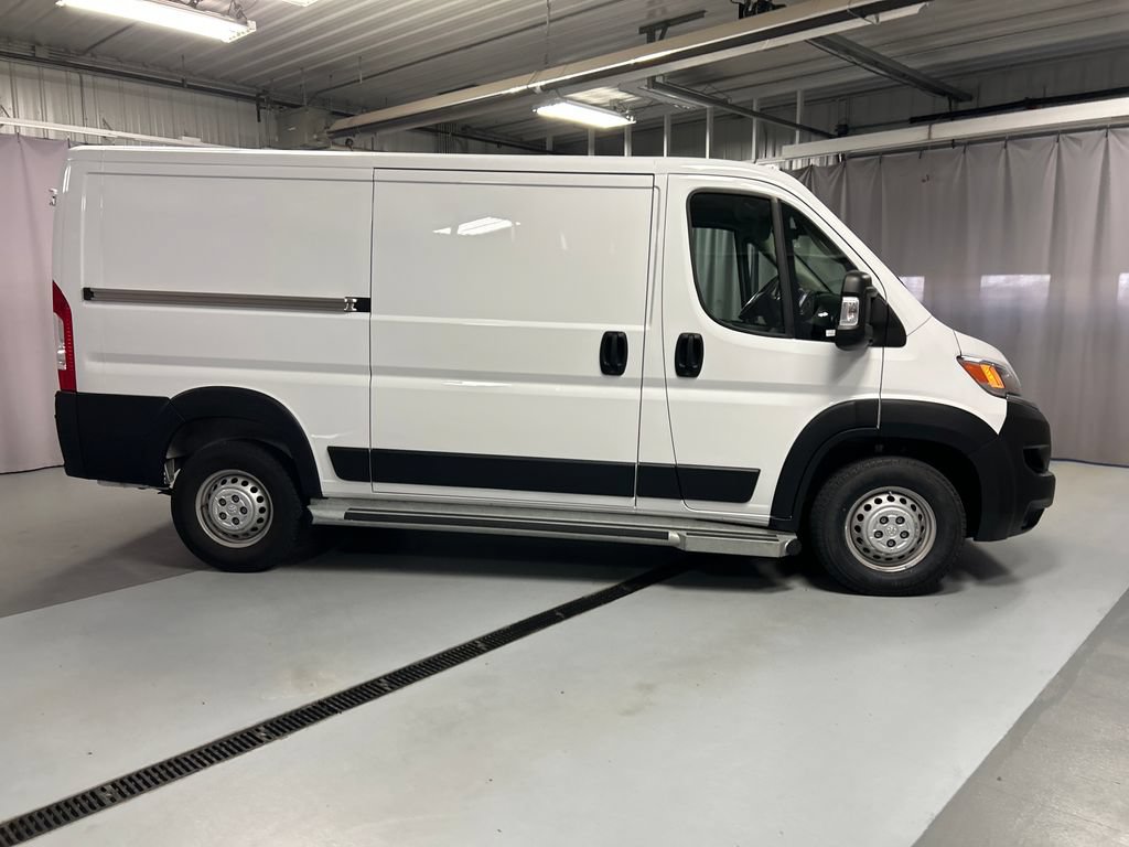 Used 2025 RAM ProMaster 2500 w/ U-Haul Equipment Group FWD image 8