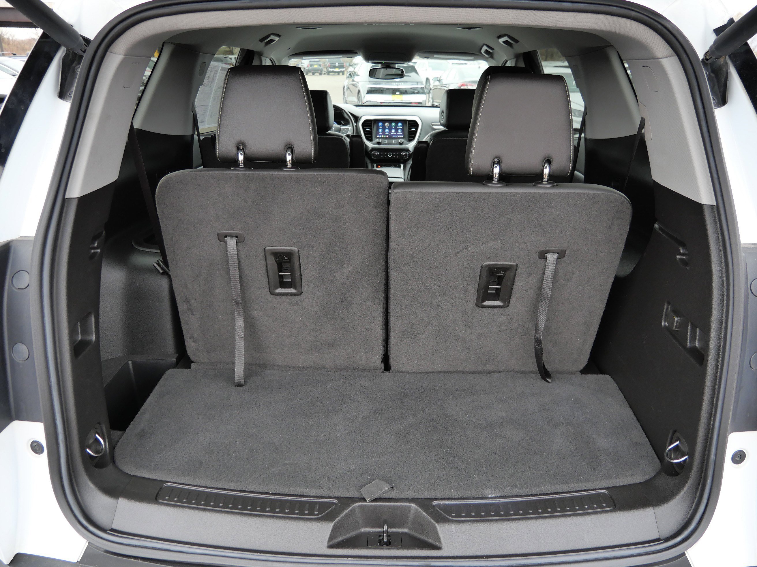 Used 2022 GMC Acadia SLT w/ Elevation Edition image 18