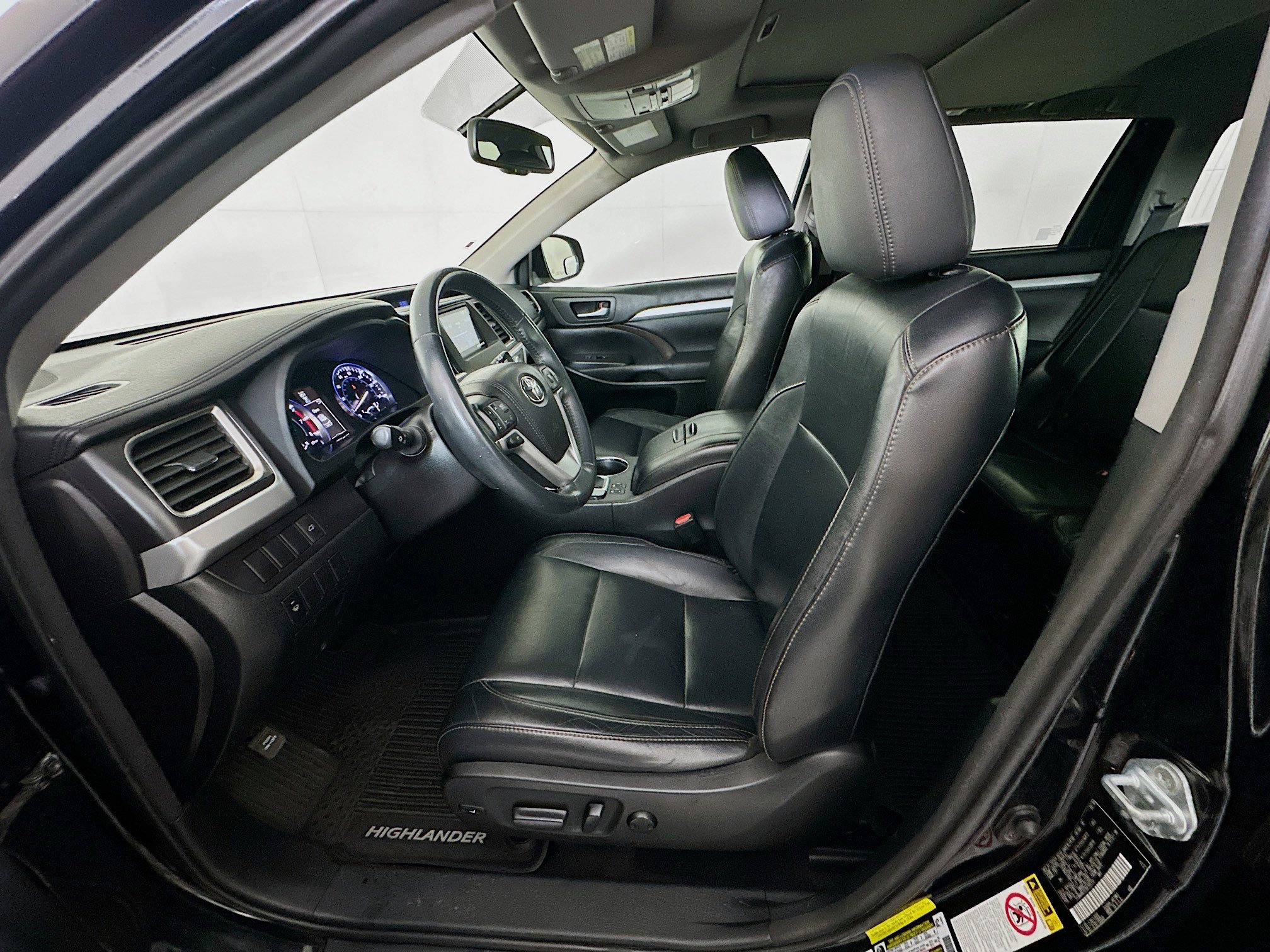 Used 2016 Toyota Highlander XLE image 13