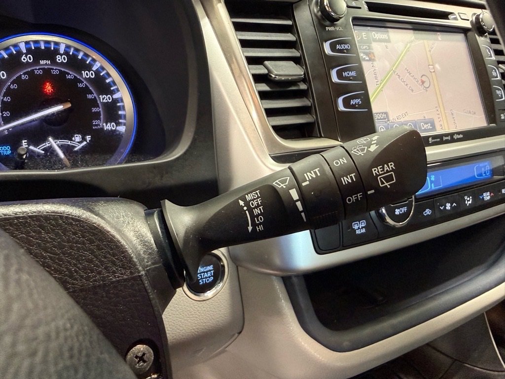 Used 2019 Toyota Highlander XLE image 23