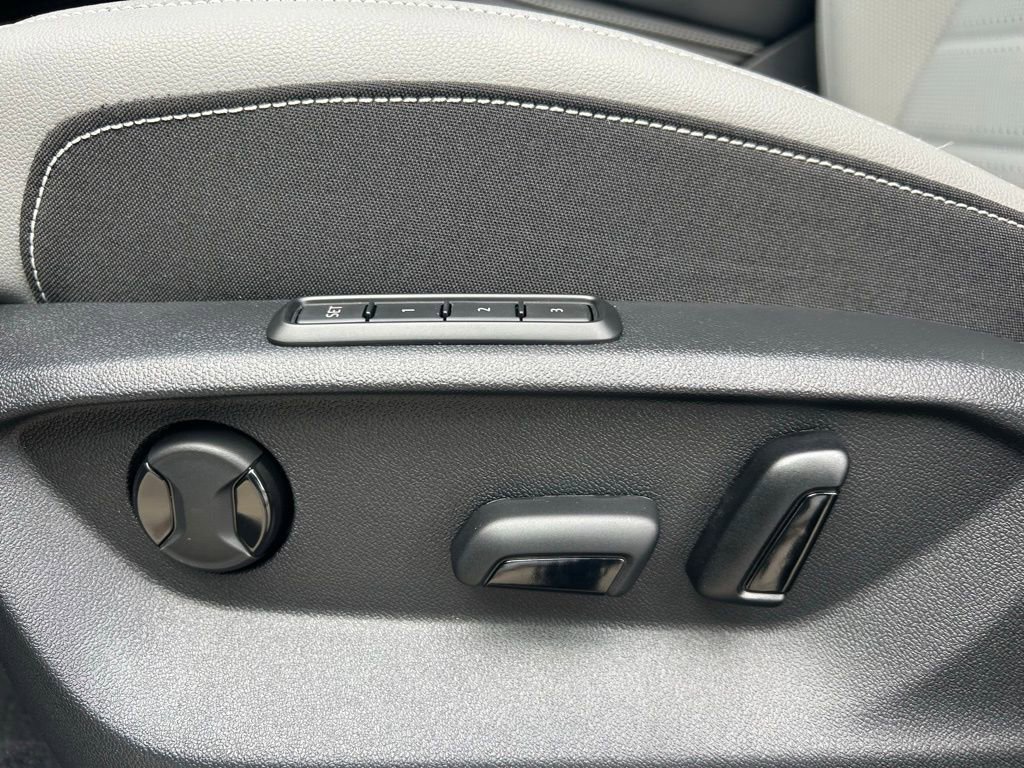 New 2026 Volkswagen Atlas Cross Sport SEL R-Line image 56