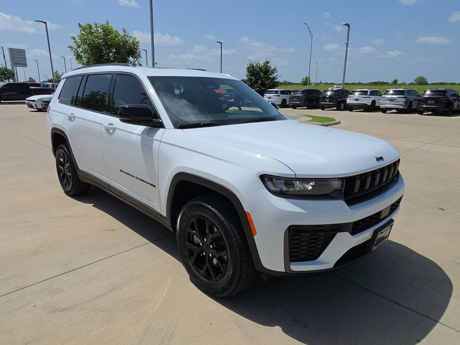 New 2026 Jeep Grand Cherokee L 2WD image 7