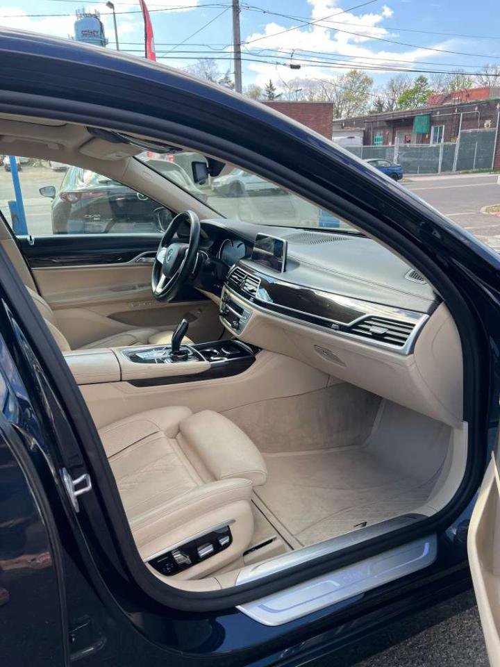 Used 2016 BMW 750i xDrive image 20
