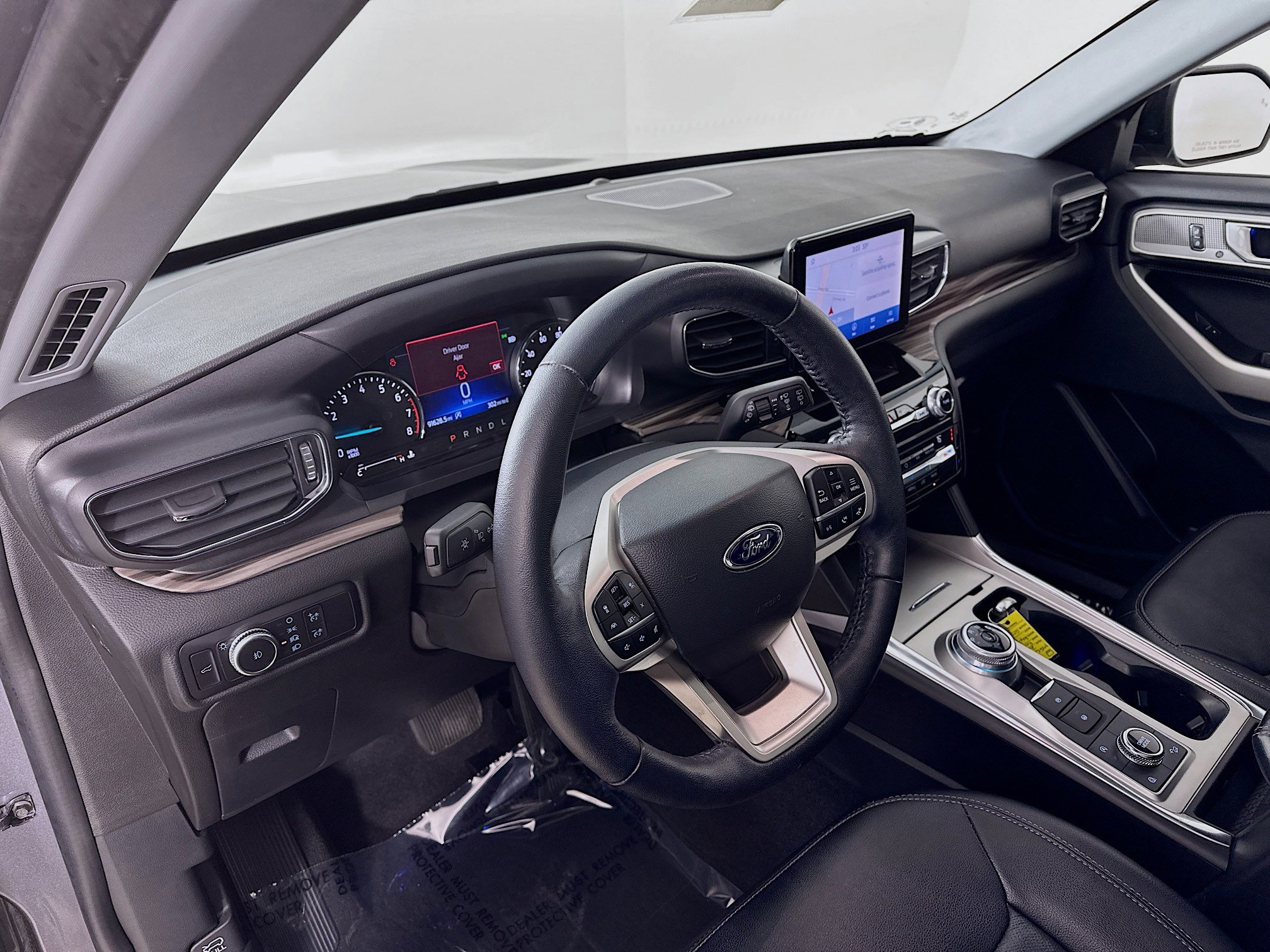 Used 2021 Ford Explorer Limited w/ Equipment Group 301A image 9