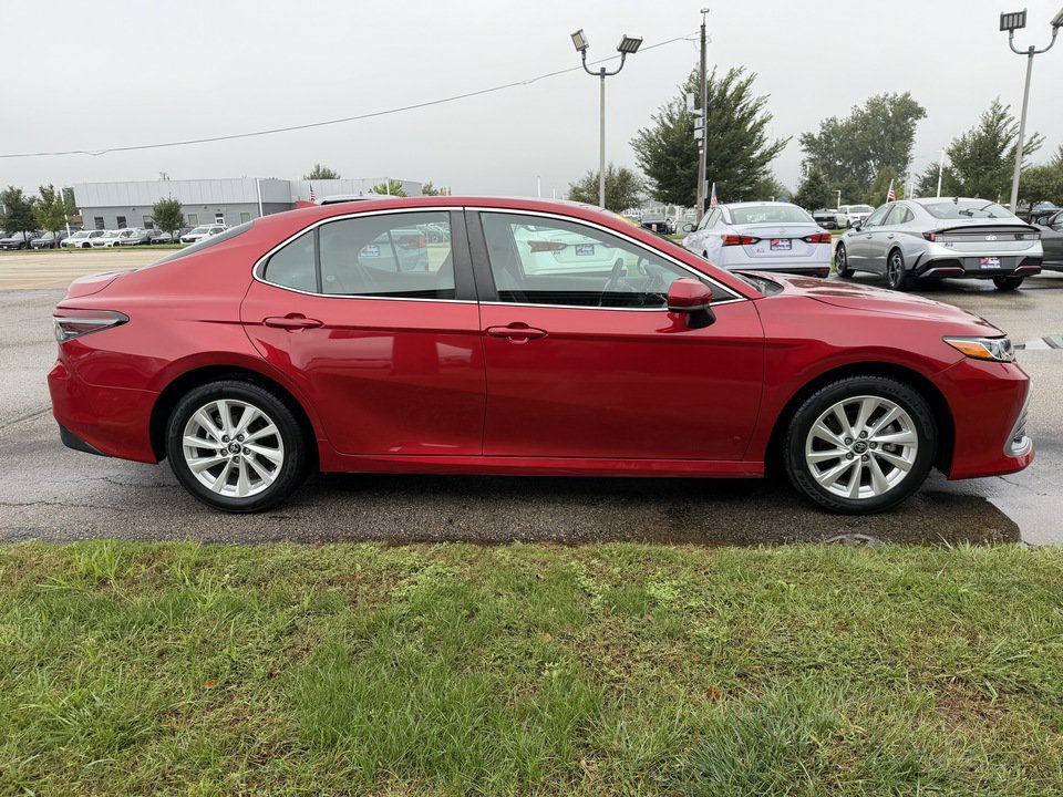 Used 2024 Toyota Camry LE AWD/4WD image 6