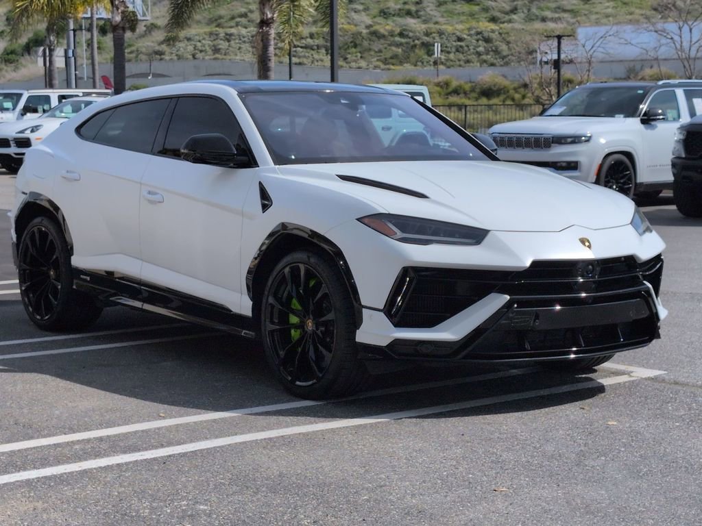 Used 2023 Lamborghini Urus S image 3