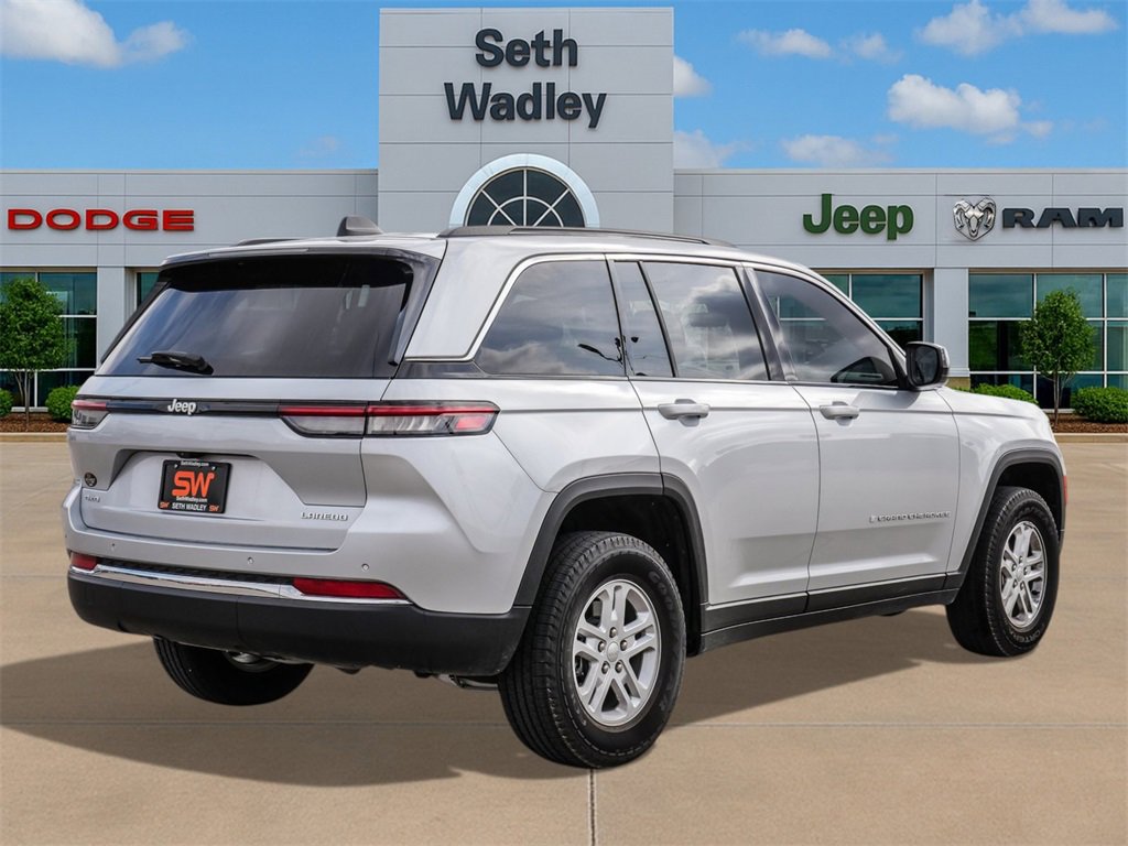 Used 2025 Jeep Grand Cherokee Laredo w/ Luxury Tech Group I image 7