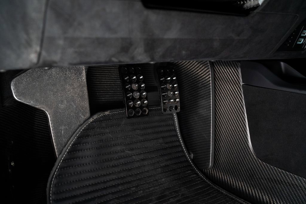 Used 2019 Ford GT RWD image 23