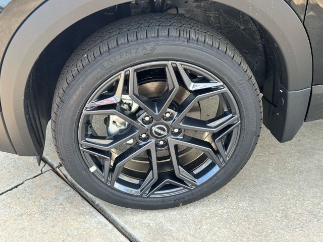 New 2027 Nissan Kicks SR FWD image 5