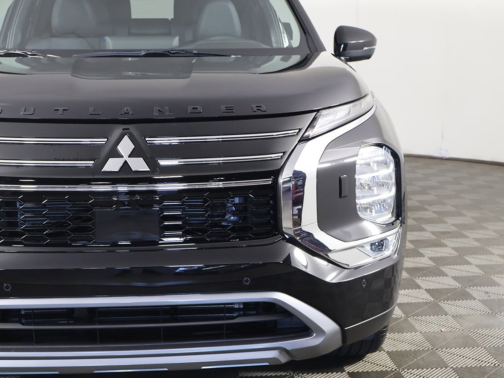 New 2025 Mitsubishi Outlander SE image 15
