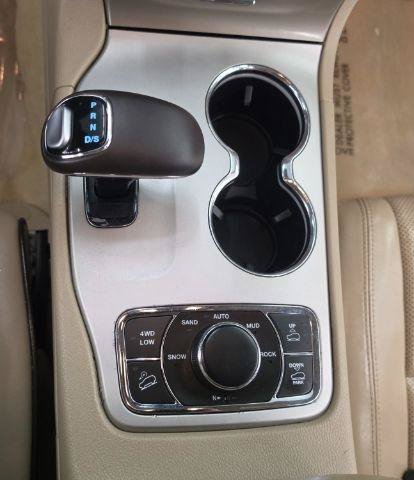 Used 2014 Jeep Grand Cherokee Overland w/ Advanced Technology Group AWD/4WD image 20