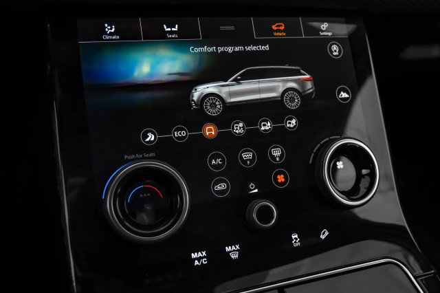 Used 2020 Land Rover Range Rover Velar R-Dynamic S image 22