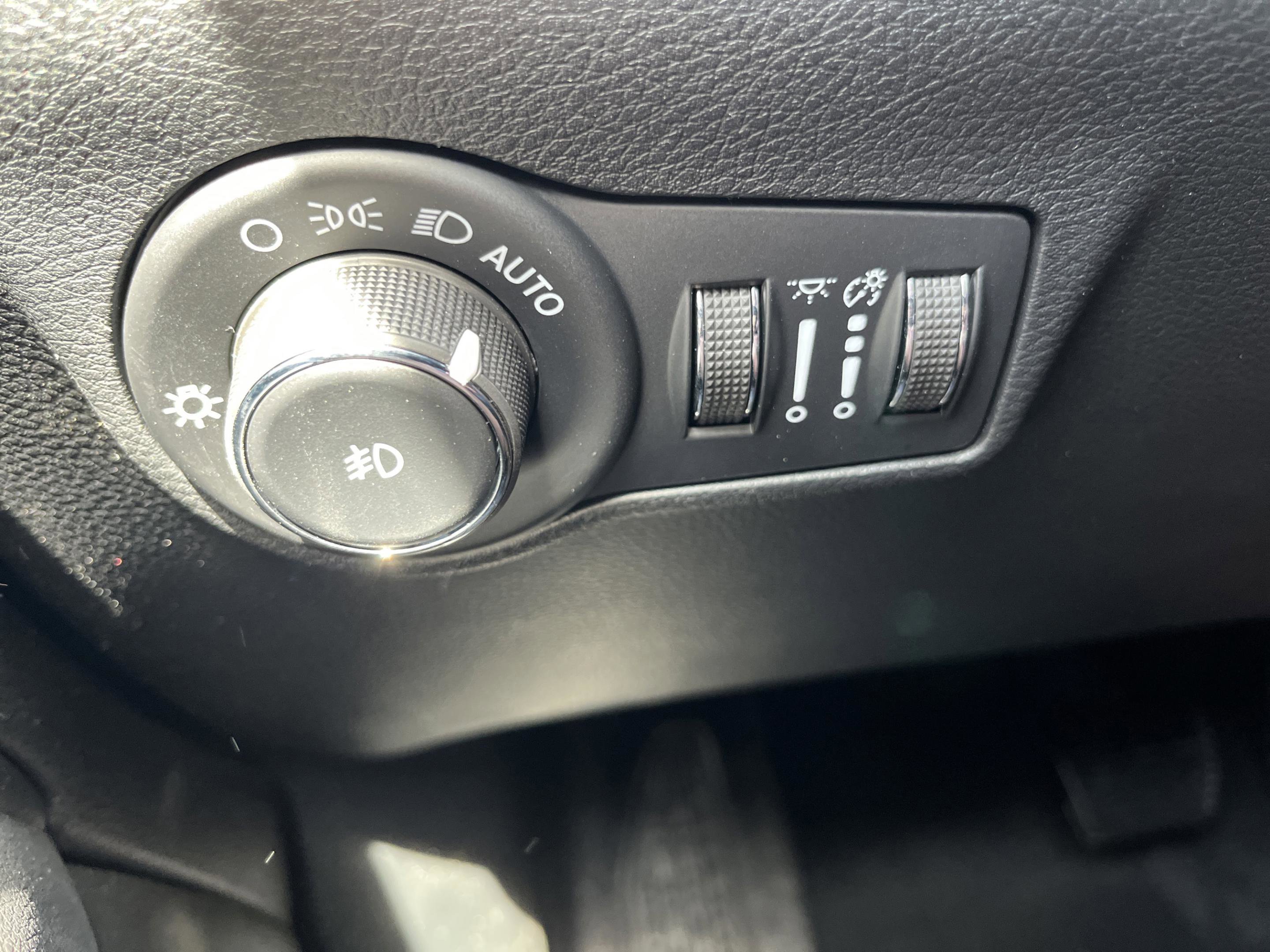 New 2026 Jeep Compass Latitude AWD/4WD image 10