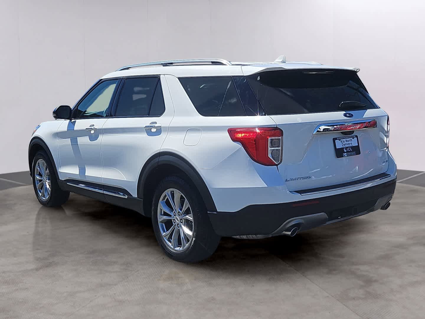 Used 2023 Ford Explorer Limited w/ Limited Technology Package AWD/4WD image 6