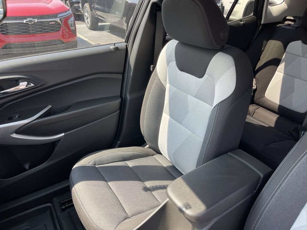 New 2026 Chevrolet Trax LS w/ LS Convenience Package FWD image 23