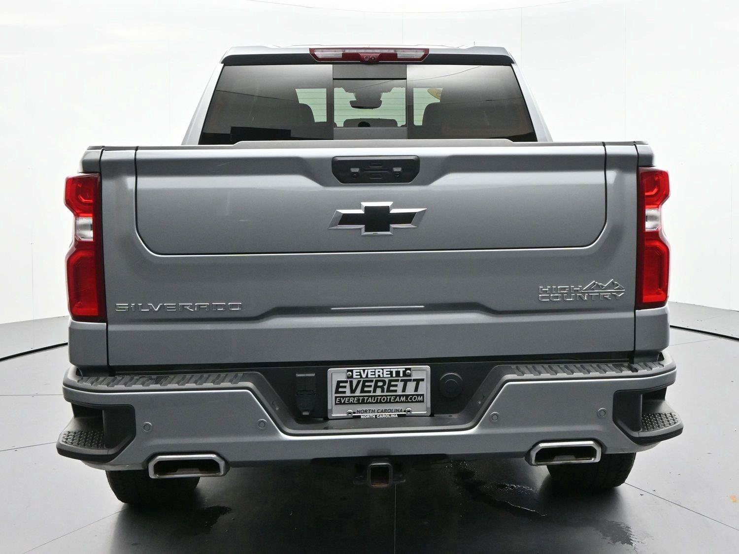 Used 2025 Chevrolet Silverado 1500 High Country w/ Technology Package AWD/4WD image 6