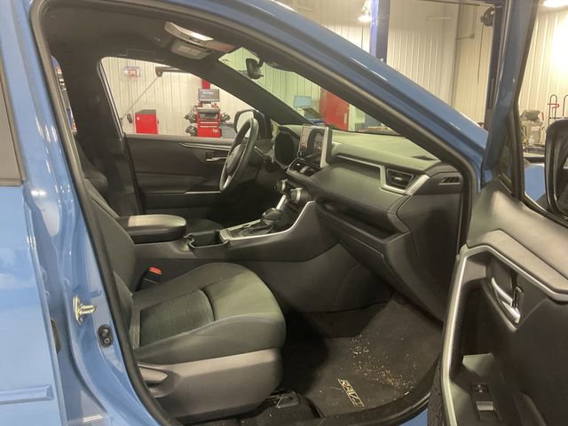 Used 2024 Toyota RAV4 SE image 11