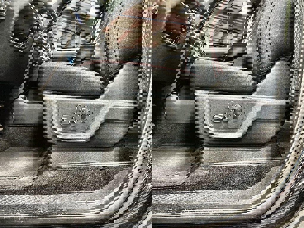 Used 2021 Ford Expedition Limited image 17