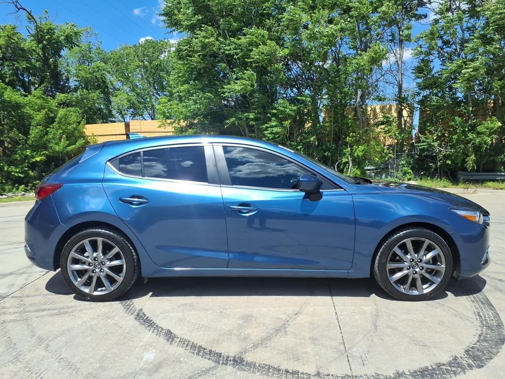 Used 2018 MAZDA MAZDA3 Touring image 2