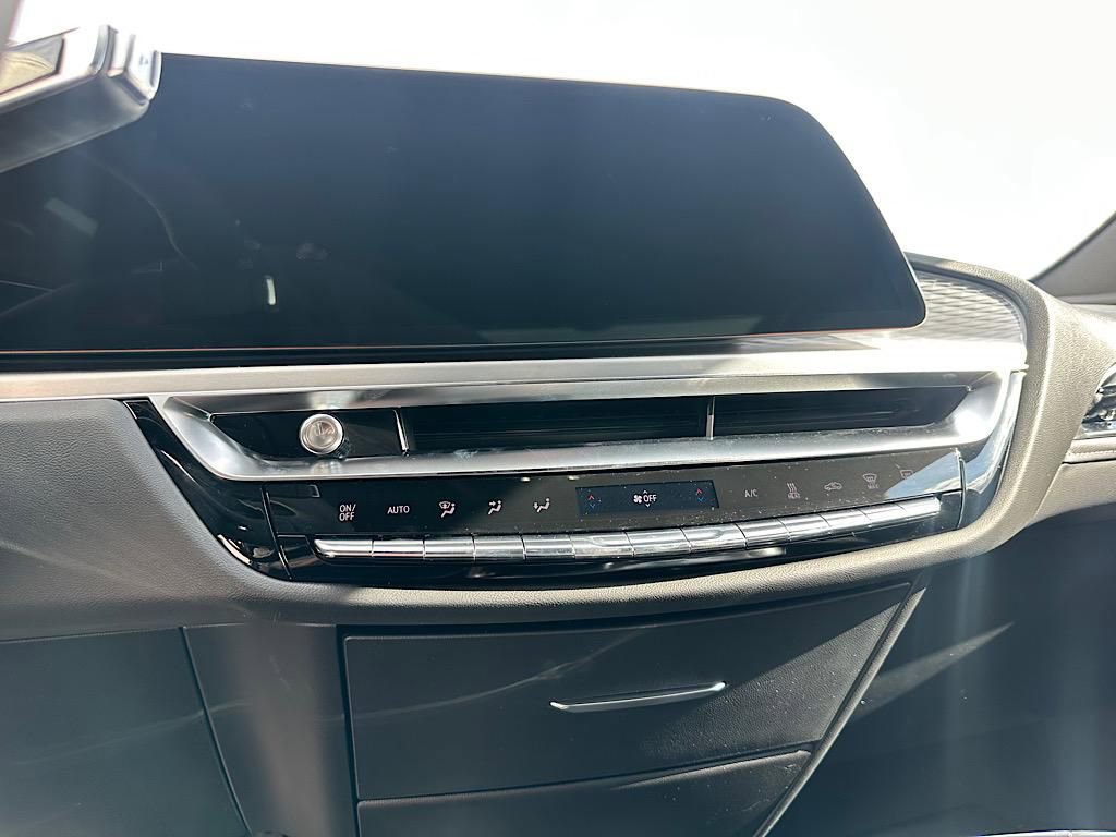 New 2026 Cadillac Lyriq V AWD/4WD image 21