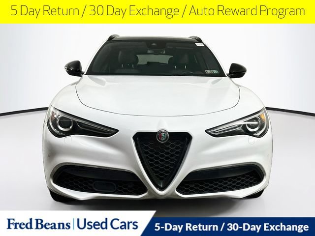 Used 2023 Alfa Romeo Stelvio Veloce AWD/4WD image 3