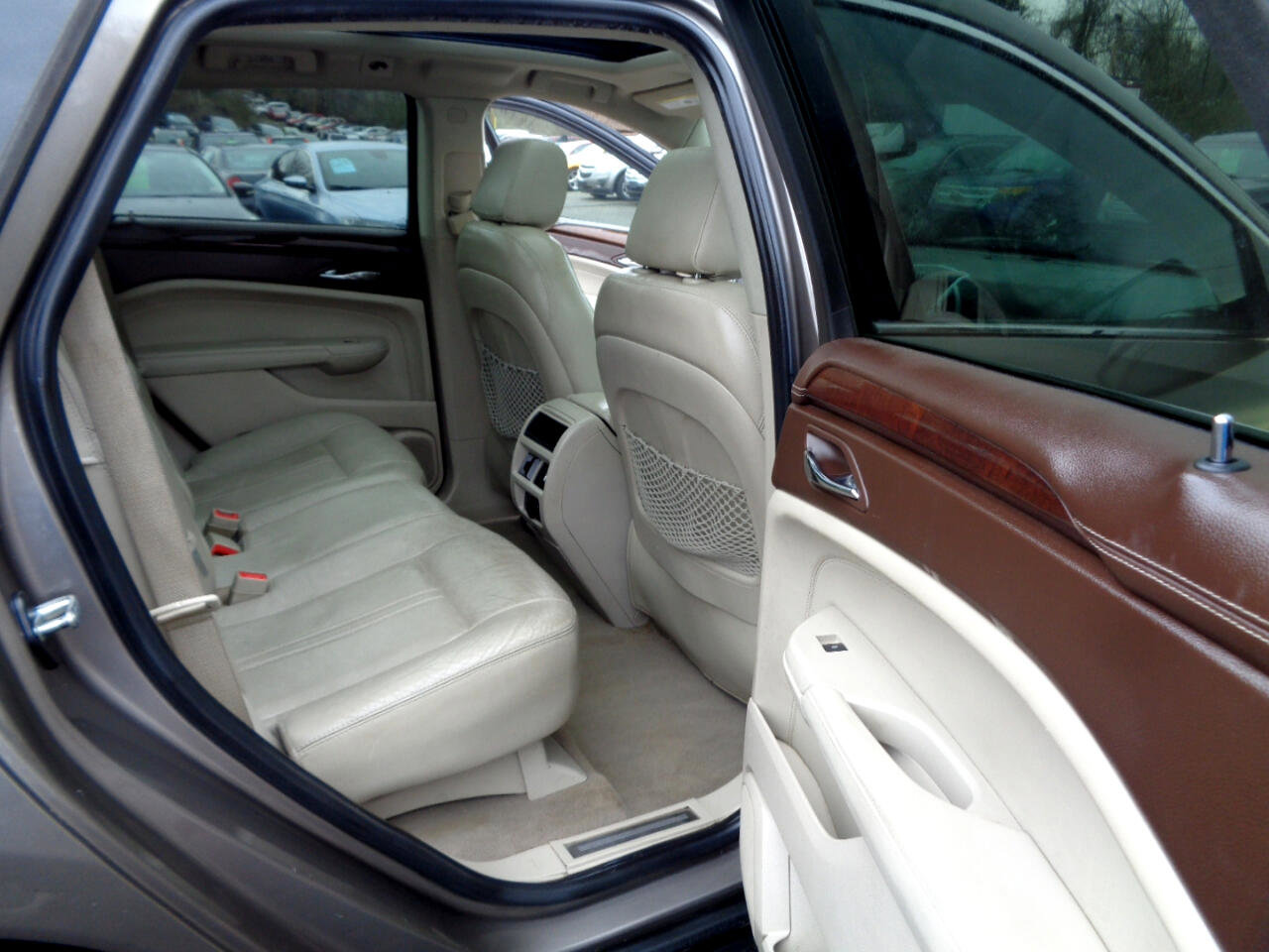 Used 2011 Cadillac SRX Luxury image 27