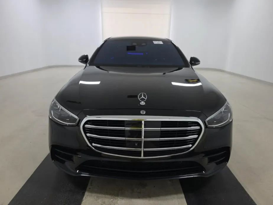 Used 2021 Mercedes-Benz S 580 4MATIC Sedan w/ AMG Line image 2