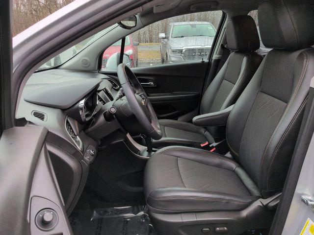 Used 2022 Chevrolet Trax LT w/ LT Convenience Package image 19