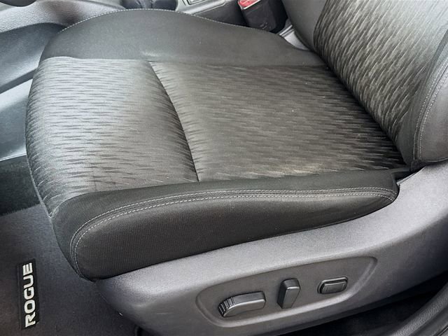 Certified 2018 Nissan Rogue SV image 20