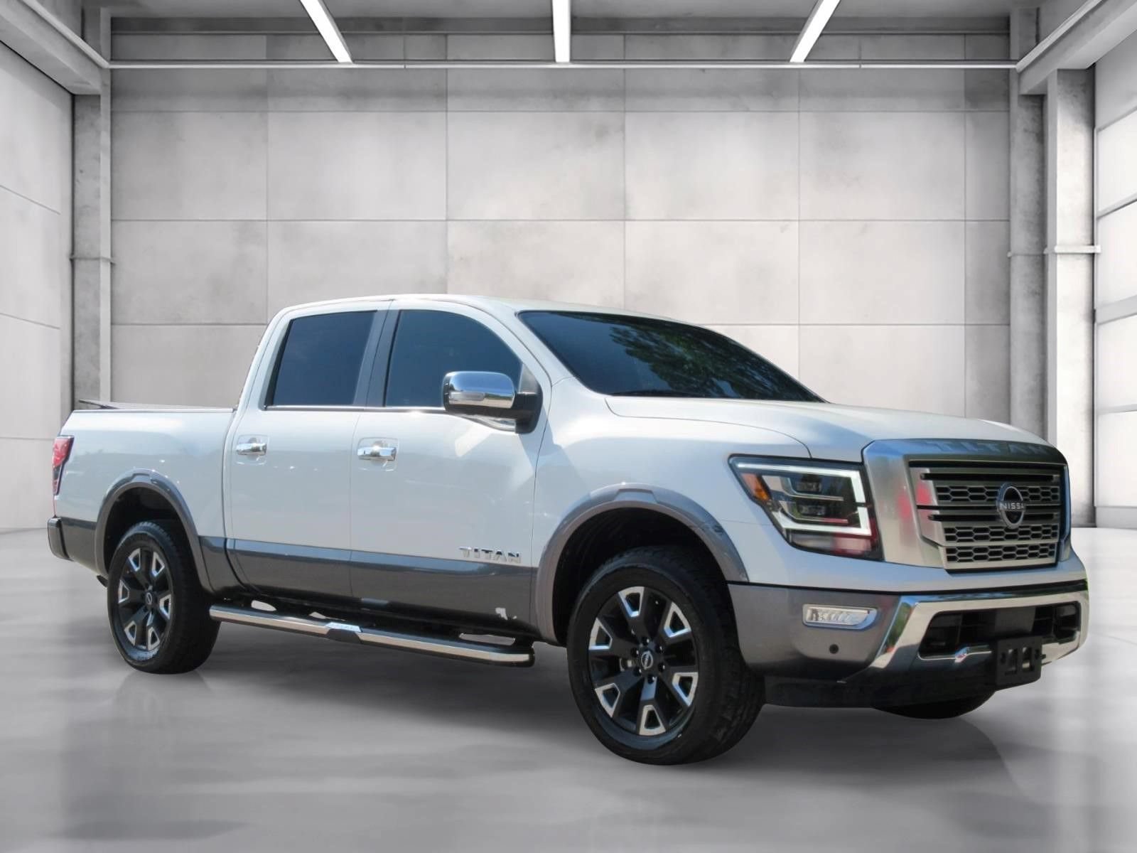 Used 2023 Nissan Titan Platinum Reserve w/ Moonroof Package AWD/4WD image 1