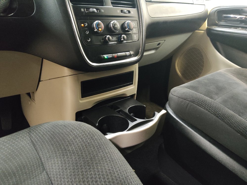 Used 2019 Dodge Grand Caravan SE FWD image 26