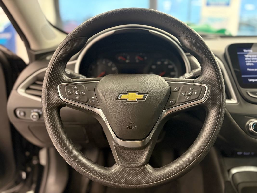 Used 2025 Chevrolet Malibu LT image 17