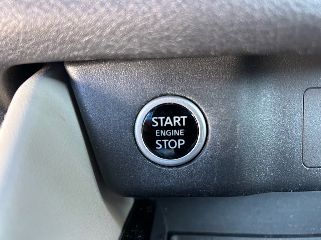 Used 2023 Nissan Rogue SL image 24