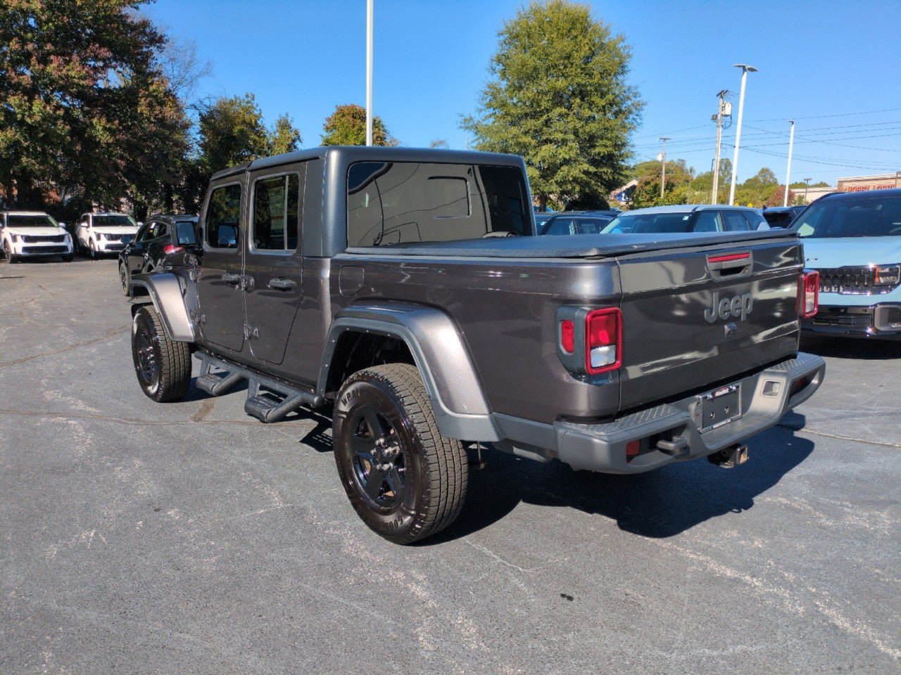 Used 2021 Jeep Gladiator Sport AWD/4WD image 7