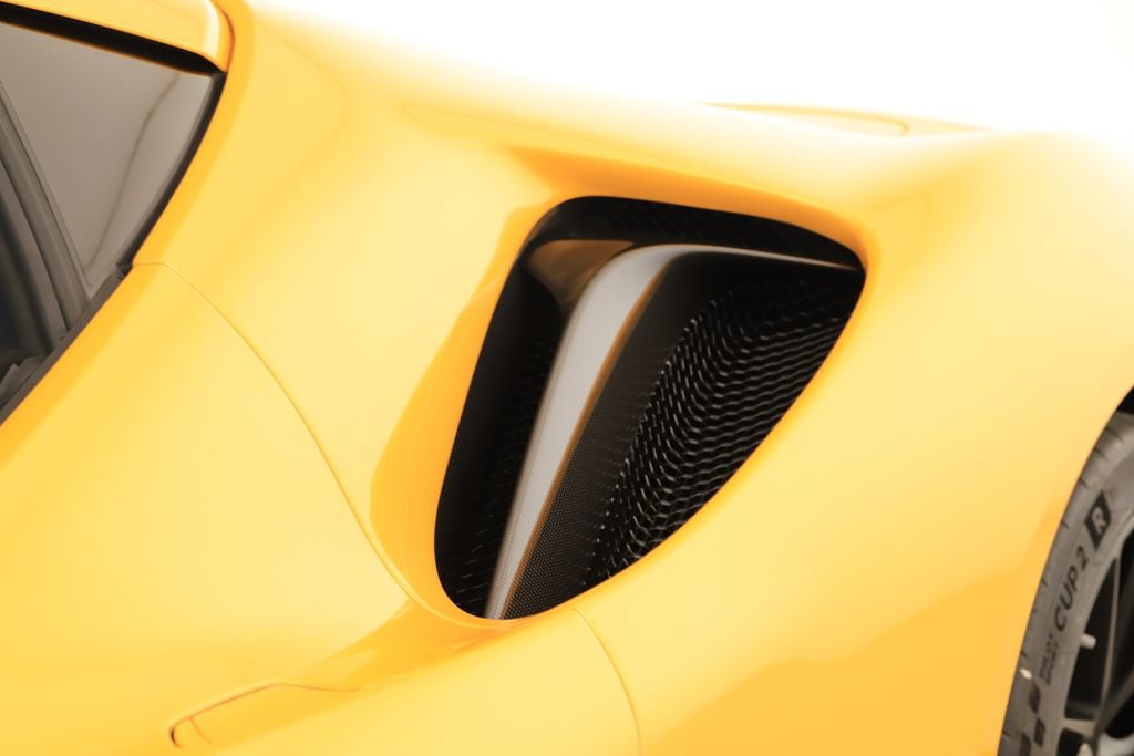 Used 2021 Ferrari SF90 Stradale image 39