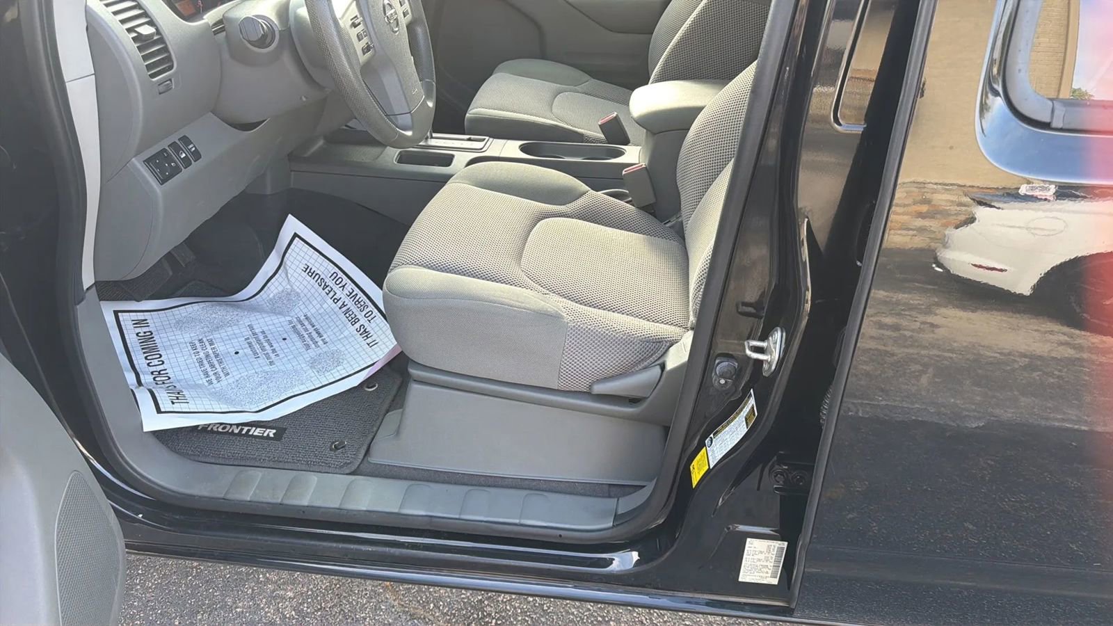 Used 2019 Nissan Frontier SV image 24