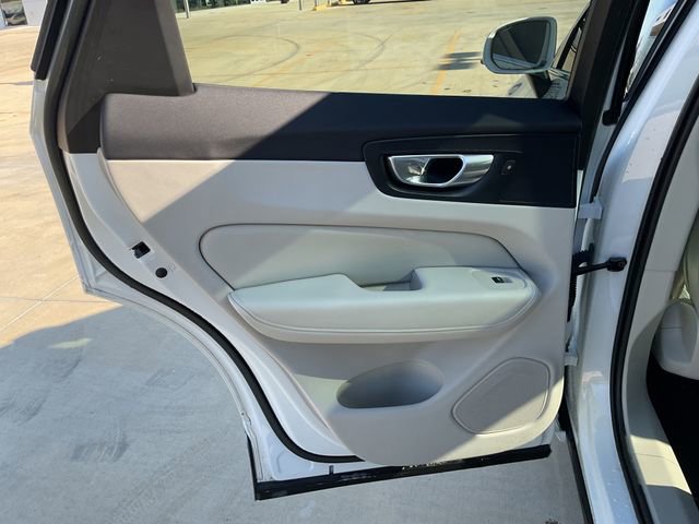 Used 2023 Volvo XC60 B5 Ultimate w/ Climate Package image 16