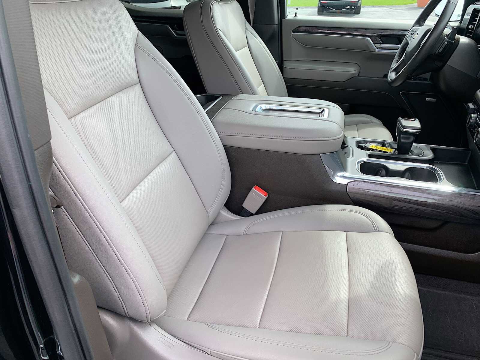 Used 2022 Chevrolet Silverado 1500 LTZ image 27