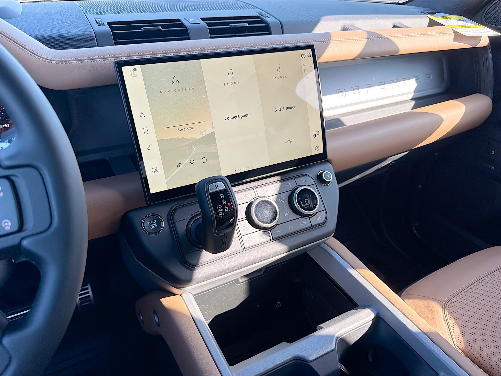 New 2026 Land Rover Defender 90 V8 image 28