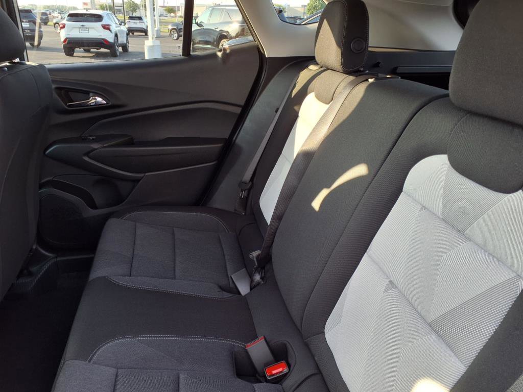 New 2025 Chevrolet Trax LS w/ LS Convenience Package FWD image 13