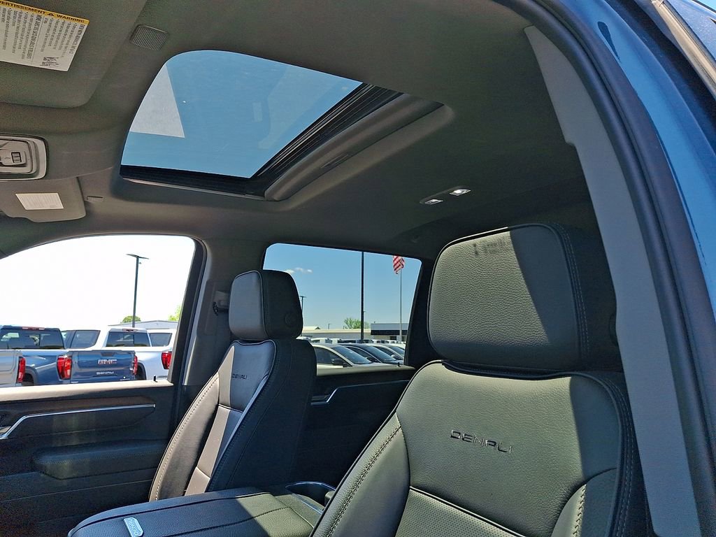 Used 2025 GMC Sierra 2500 Denali w/ Denali Reserve Package AWD/4WD image 13