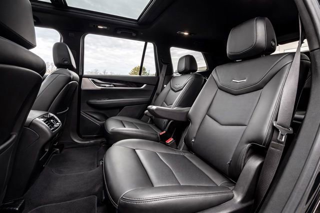 Used 2023 Cadillac XT6 Premium Luxury image 16
