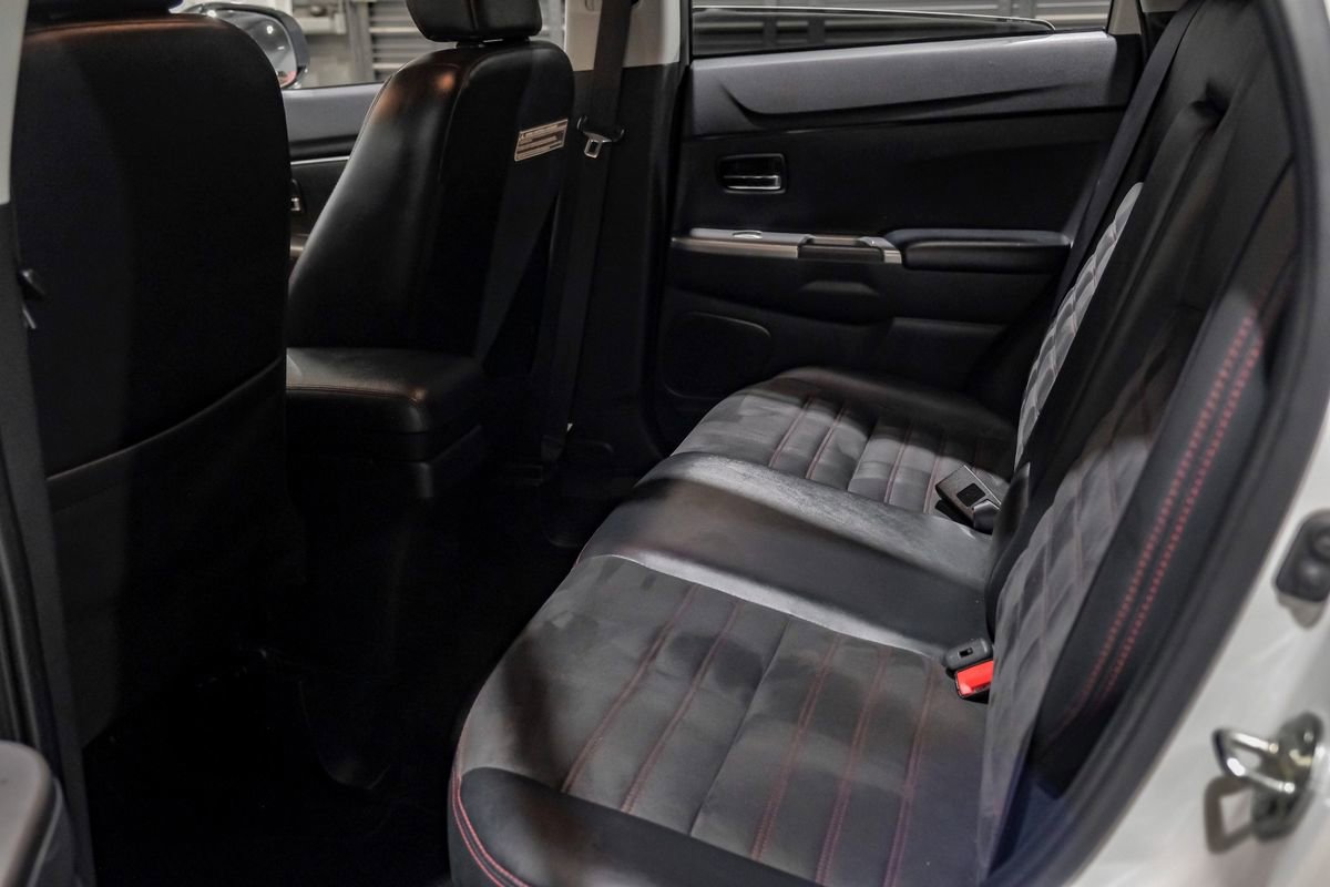 Used 2018 Mitsubishi Outlander Sport SE FWD image 24