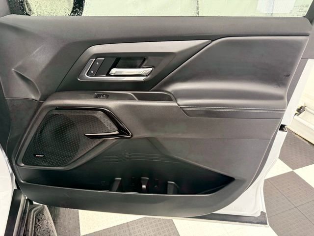 Used 2025 Chevrolet Silverado EV LT image 23