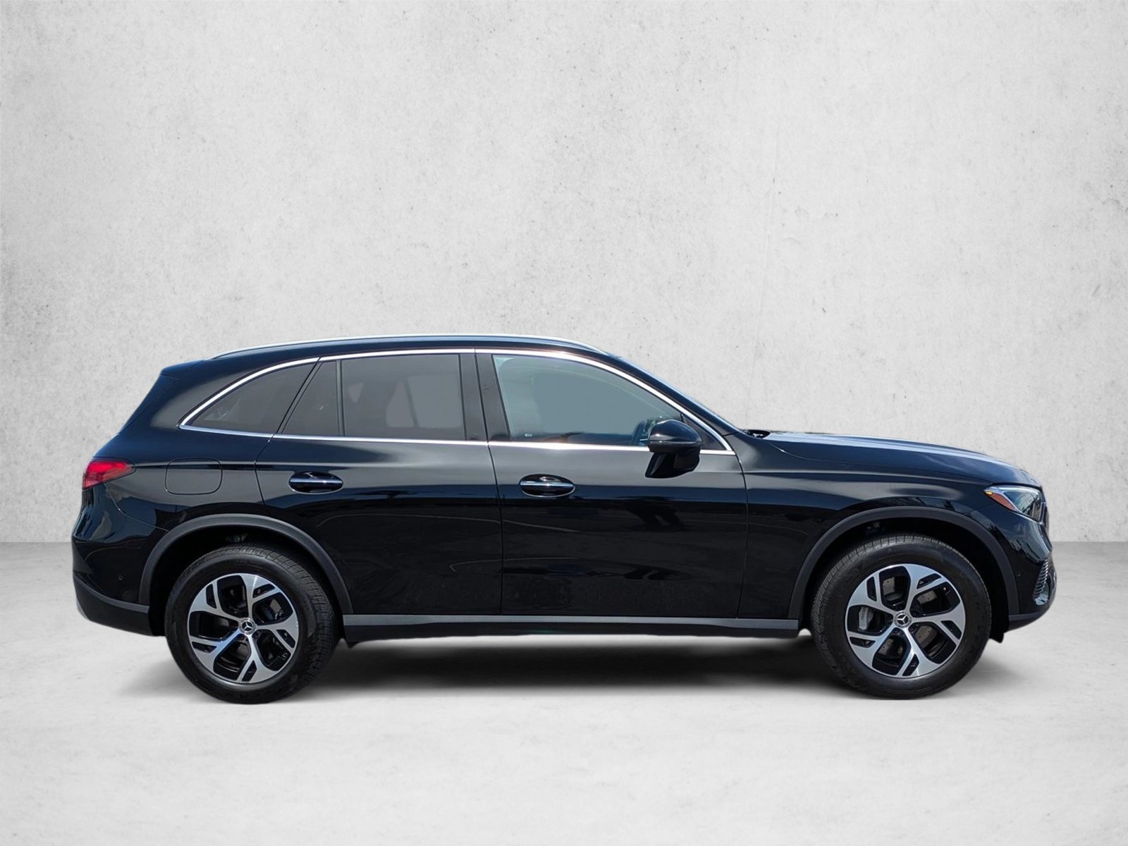 Used 2025 Mercedes-Benz GLC 350e 4MATIC video 4