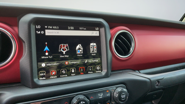 Used 2021 Jeep Gladiator Rubicon AWD/4WD image 11
