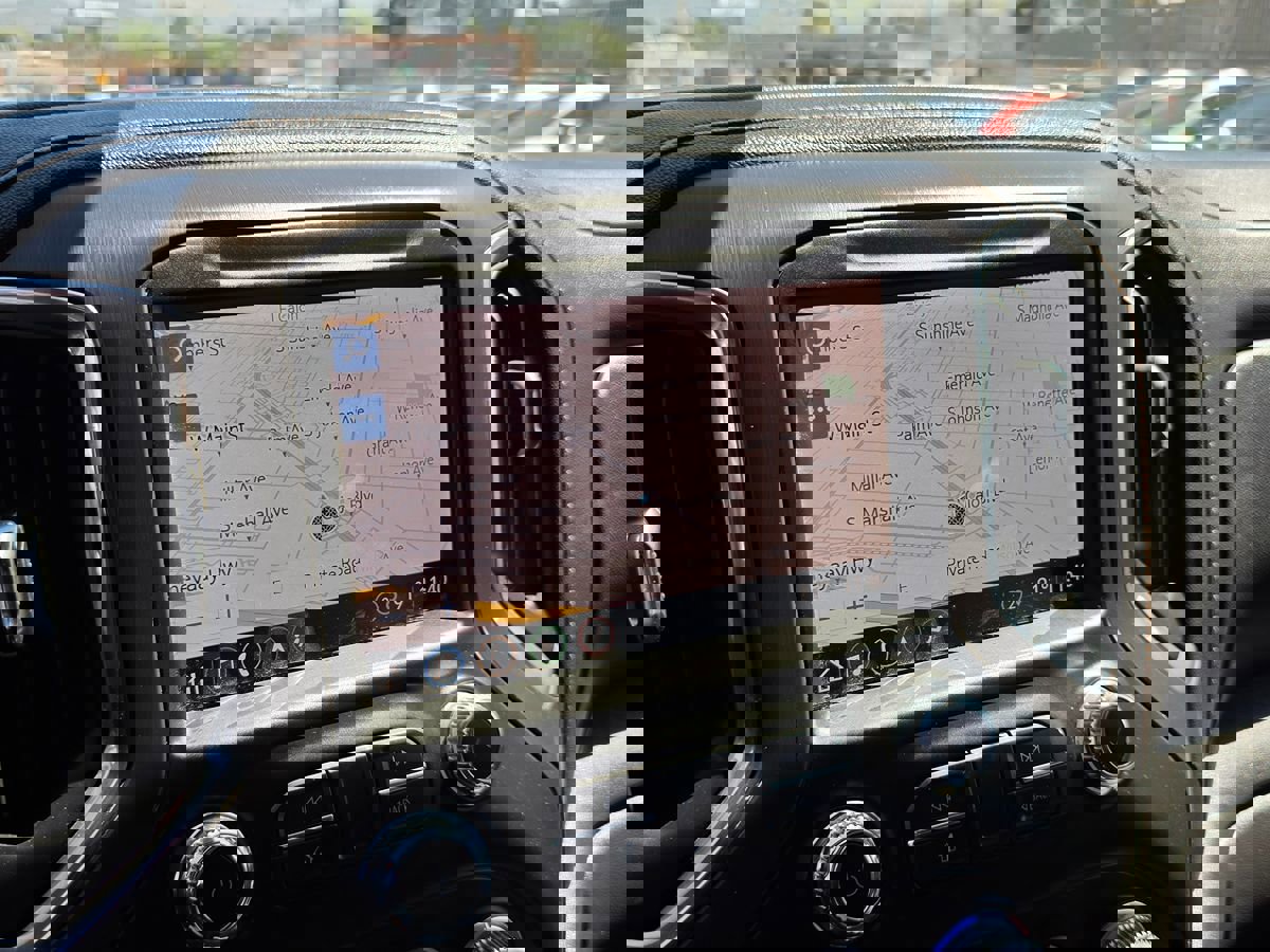 Used 2021 GMC Sierra 1500 AT4 w/ AT4 Value Package image 39