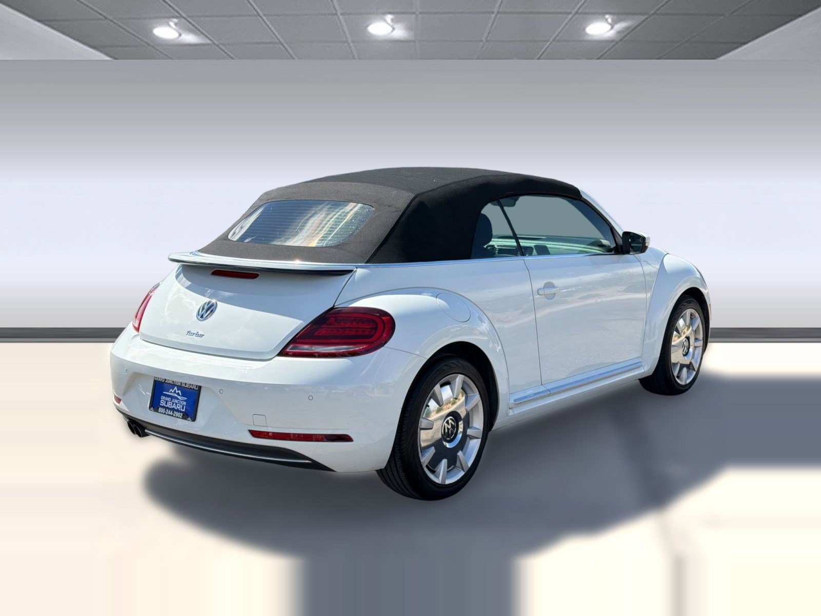 Used 2019 Volkswagen Beetle 2.0T SE w/ SE Premium Package image 9