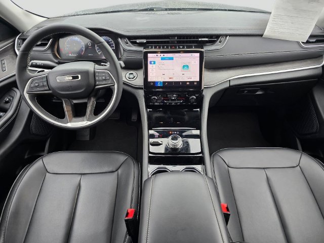 Used 2023 Jeep Grand Cherokee L Limited AWD/4WD image 16
